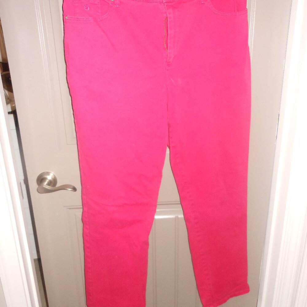 Gloria Vnderbilt AMANDA Jeans, HOT PINK, 18, 5 Pocket, Snap/Zip, Beltloops